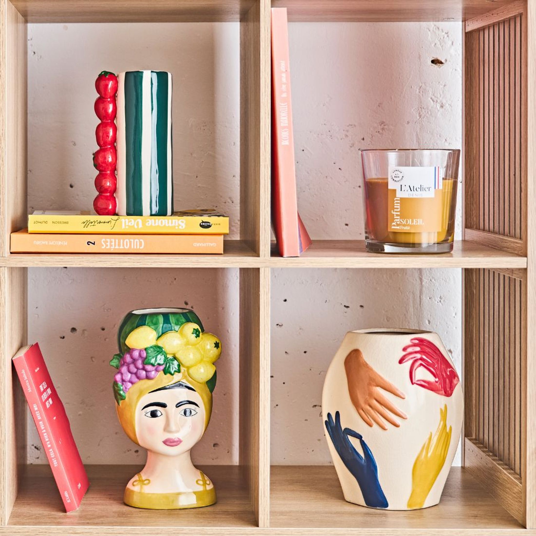 vase_en_porcelaine_avec_mains_multicolore_h22.5cm_-_visage-arty vase_en_porcelaine_avec_mains